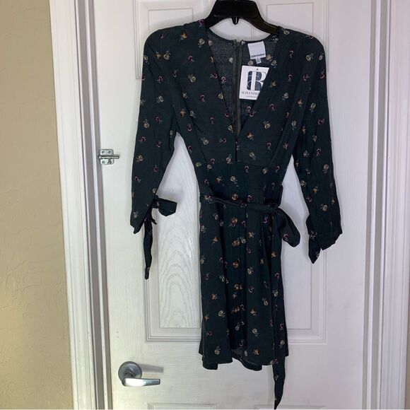 Skylar + Madison Floral Dress Size Large - Picture 1 of 14